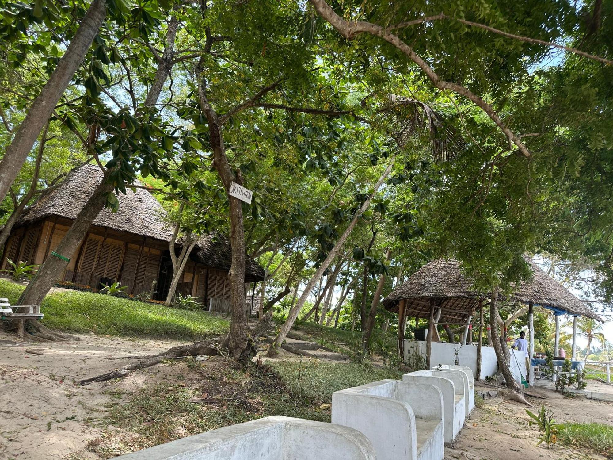 Maweni Beach Bungalows Килиндони Екстериор снимка