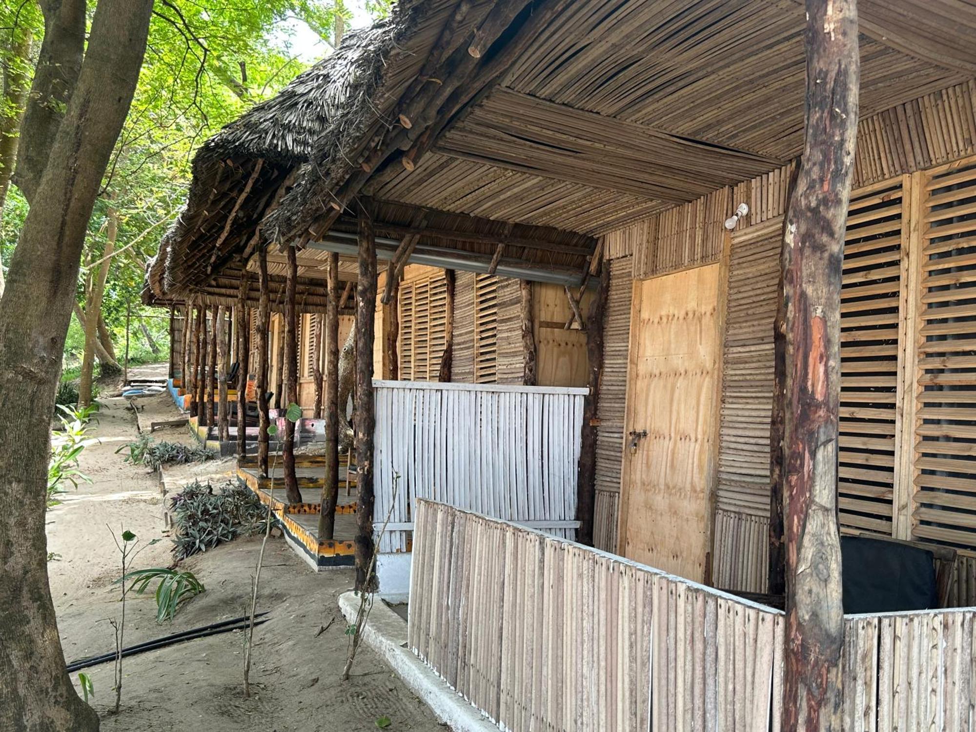 Maweni Beach Bungalows Килиндони Екстериор снимка