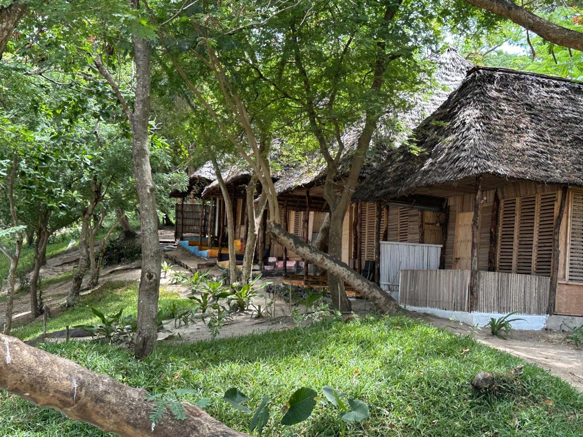 Maweni Beach Bungalows Килиндони Екстериор снимка
